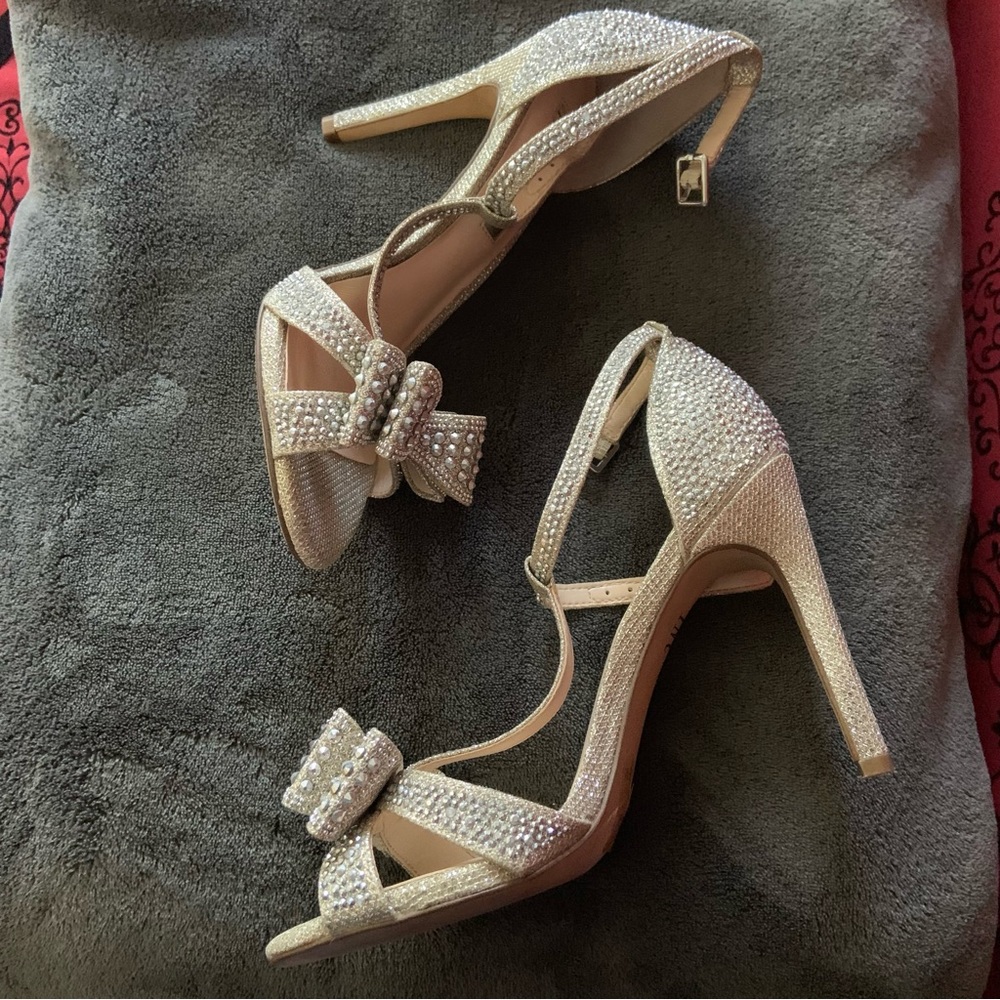 INC International Concepts Sparkle Bow Peep Toe Heels Women’s size 6